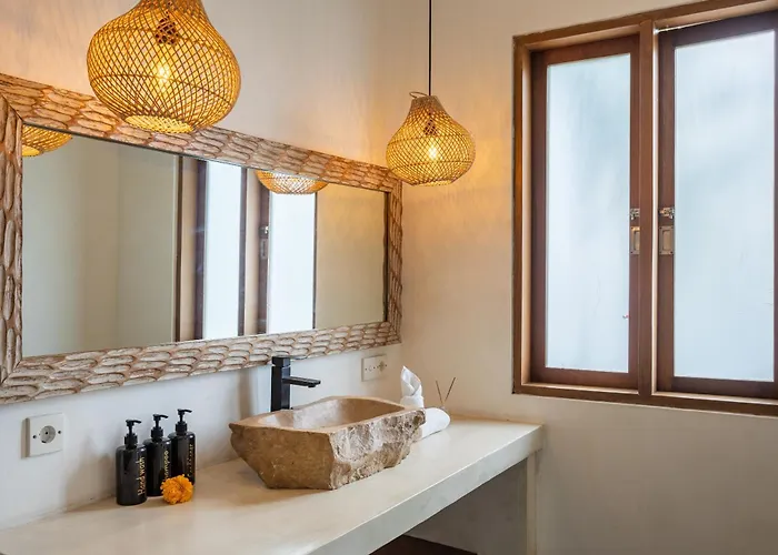 5 Bedroom Entire In Berawa Canggu 别墅 *