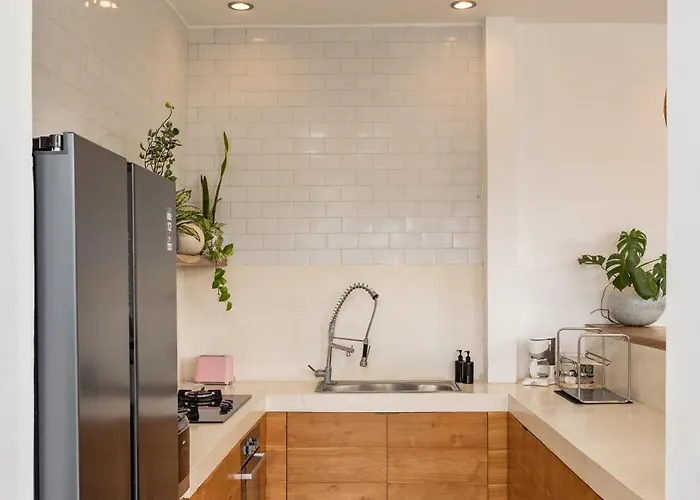 5 Bedroom Entire In Berawa Canggu * Dalung (Bali)