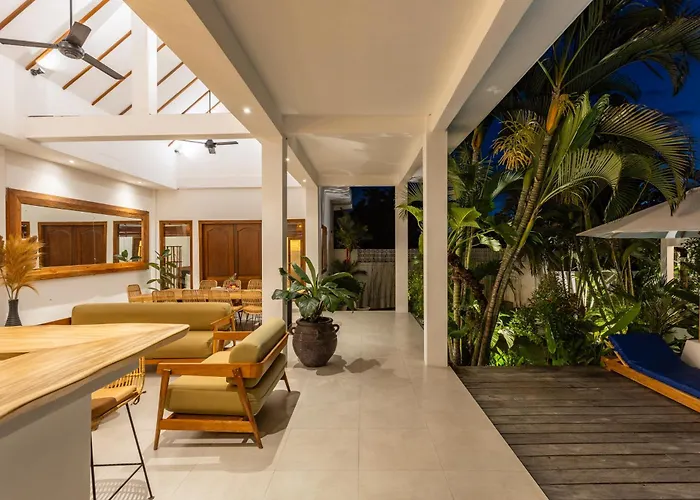 5 Bedroom Entire In Berawa Canggu