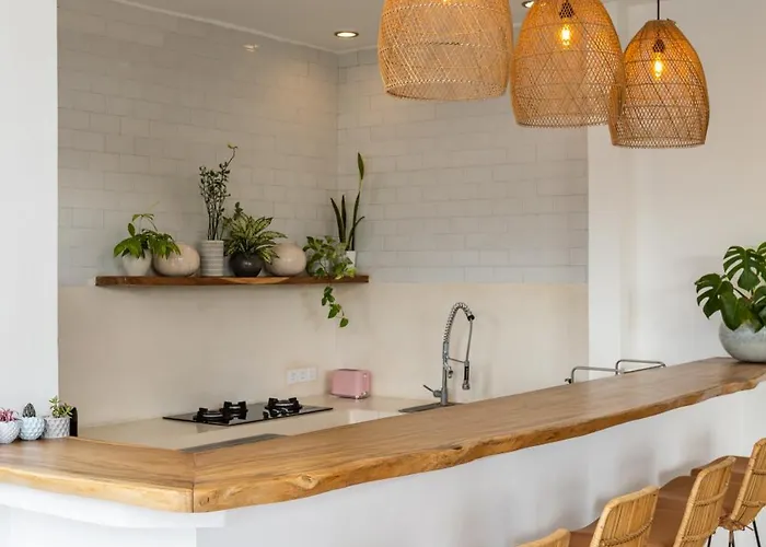 5 Bedroom Entire In Berawa Canggu * Dalung (Bali)