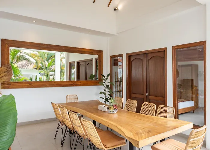 5 Bedroom Entire In Berawa Canggu