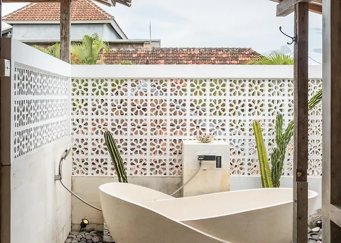 别墅 5 Bedroom Entire In Berawa Canggu